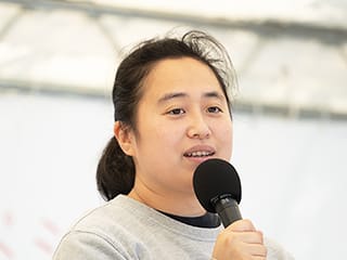 山口 睦美 氏